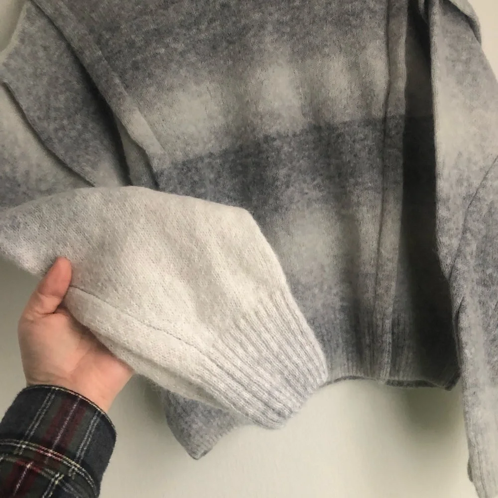 IRO Wool Alpaca Blend Valya Oversized Gray Ombre Pronounced Shoulder Sweater - Picture 7 of 10